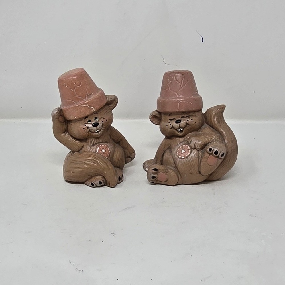 Vtg terracota‎ ceramic cracked pot hat squirrel figurine woodland creature